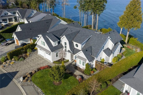 891 Bluffs Dr, Qualicum Beach, BC 
