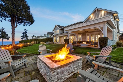 891 Bluffs Dr, Qualicum Beach, BC 