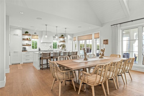 891 Bluffs Dr, Qualicum Beach, BC 