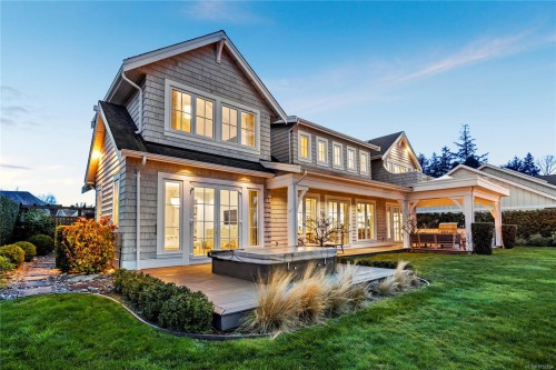 891 Bluffs Dr, Qualicum Beach, BC 