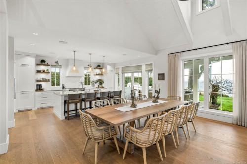 891 Bluffs Dr, Qualicum Beach, BC 
