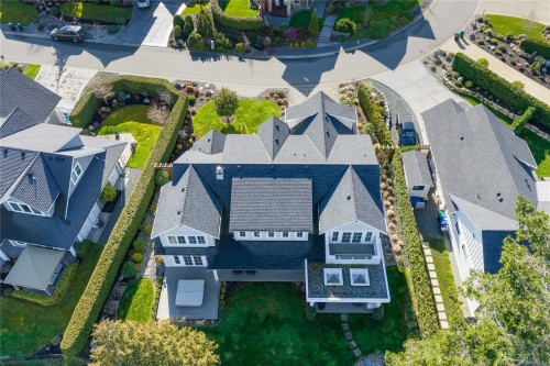 891 Bluffs Dr, Qualicum Beach, BC 