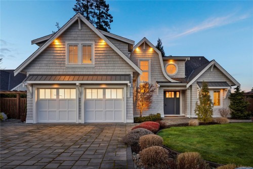 891 Bluffs Dr, Qualicum Beach, BC 
