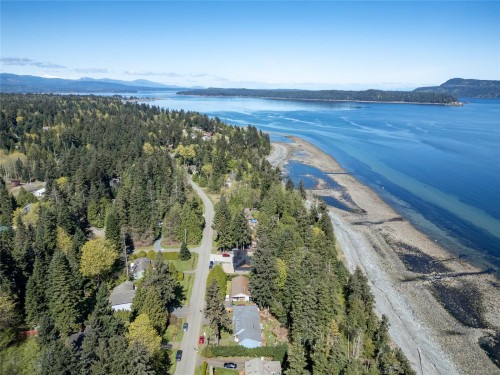 4594 Maple Guard Dr, Bowser, BC 