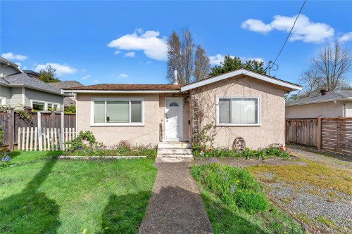 9691 Fifth St, Sidney, BC 