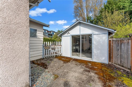 9691 Fifth St, Sidney, BC 