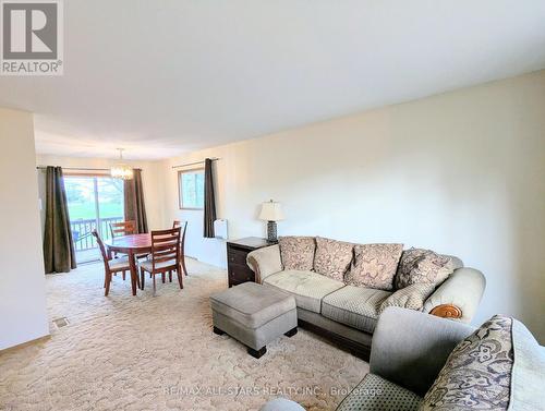23 Valley Road, Cavan Monaghan (Cavan Twp), ON - Indoor Photo Showing Living Room