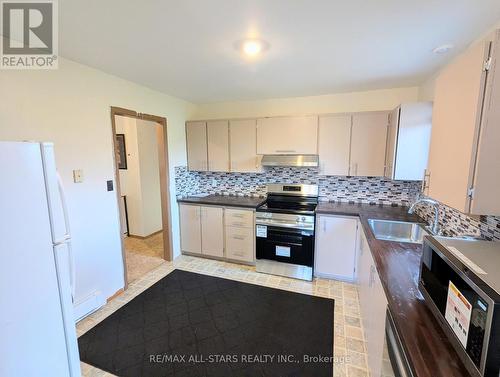 23 Valley Road, Cavan Monaghan (Cavan Twp), ON - Indoor Photo Showing Kitchen With Upgraded Kitchen