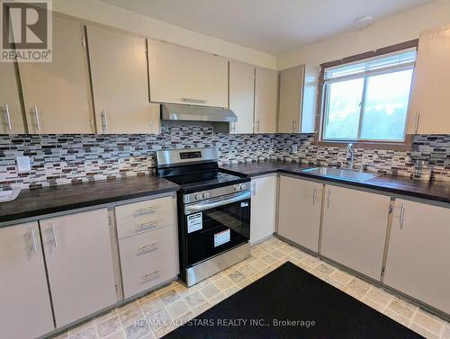 23 Valley Road, Cavan Monaghan (Cavan Twp), ON - Indoor Photo Showing Kitchen