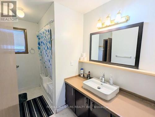 23 Valley Road, Cavan Monaghan (Cavan Twp), ON - Indoor Photo Showing Bathroom