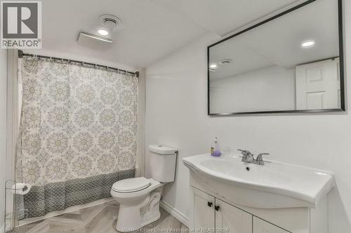 6551 Springfield Road, Aylmer, ON - Indoor Photo Showing Bathroom