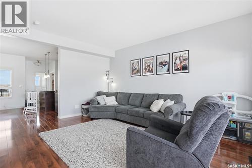 842 Stensrud Road, Saskatoon, SK - Indoor Photo Showing Living Room