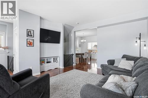 842 Stensrud Road, Saskatoon, SK - Indoor Photo Showing Living Room