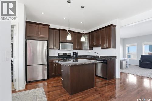 842 Stensrud Road, Saskatoon, SK - Indoor Photo Showing Kitchen With Stainless Steel Kitchen With Upgraded Kitchen