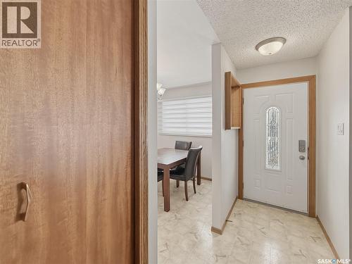 525 6Th Avenue Nw, Swift Current, SK - Indoor Photo Showing Other Room