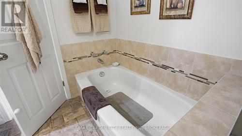 14 - 178 Scott Street, St. Catharines (Fairview), ON - Indoor Photo Showing Bathroom