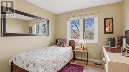 Bedroom 2 - 14 - 178 Scott Street, St. Catharines (Fairview), ON - Indoor Photo Showing Bedroom