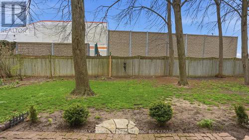 Walk out to backyard - 14 - 178 Scott Street, St. Catharines (Fairview), ON - Outdoor