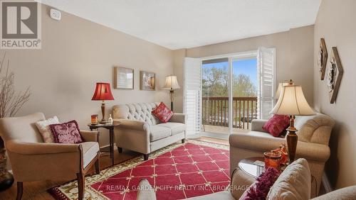 14 - 178 Scott Street, St. Catharines (Fairview), ON - Indoor Photo Showing Living Room