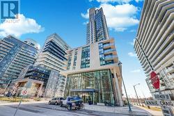 2208 - 59 ANNIE CRAIG DRIVE NW Toronto, ON M8V 0C4