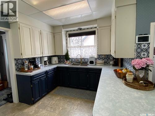 216 Second Avenue N, Yorkton, SK - Indoor Photo Showing Kitchen