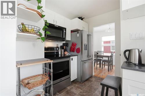 2230 William Avenue, Saskatoon, SK - Indoor Photo Showing Kitchen