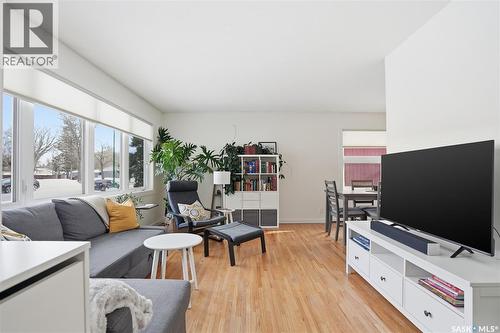 2230 William Avenue, Saskatoon, SK - Indoor Photo Showing Living Room