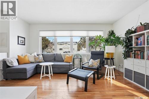 2230 William Avenue, Saskatoon, SK - Indoor Photo Showing Living Room