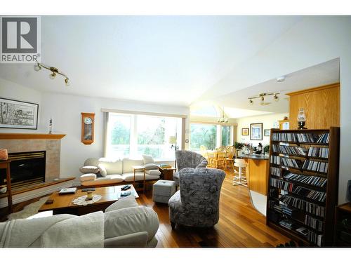 10 11 Eagle Crescent, Williams Lake, BC - Indoor Photo Showing Living Room With Fireplace