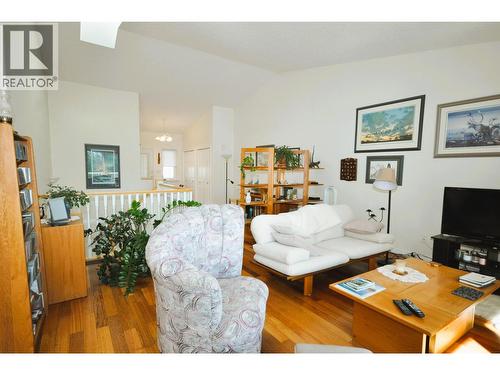 10 11 Eagle Crescent, Williams Lake, BC - Indoor Photo Showing Living Room