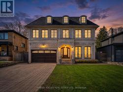 148 DELHI AVENUE Toronto, ON M3H 1A6