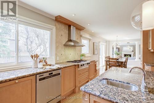 Large East Facing Windows - 1166 Geran Crescent, Mississauga, ON - Indoor Photo Showing Kitchen With Upgraded Kitchen