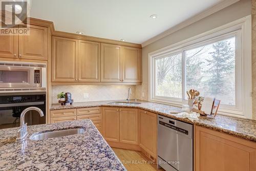 1166 Geran Crescent, Mississauga, ON - Indoor Photo Showing Kitchen