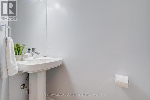 2pc Powder Room - 1166 Geran Crescent, Mississauga, ON -  Photo Showing Bathroom