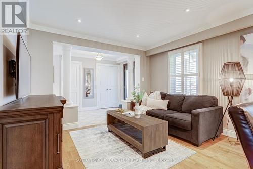 Living Room - 1166 Geran Crescent, Mississauga, ON - Indoor Photo Showing Living Room