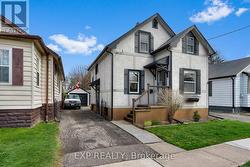 62 ROLLS AVENUE St. Catharines (Fairview), ON L2N 1W1