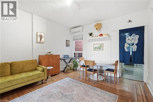 309 Mary Street, Hamilton, ON - Indoor Photo Showing Living Room