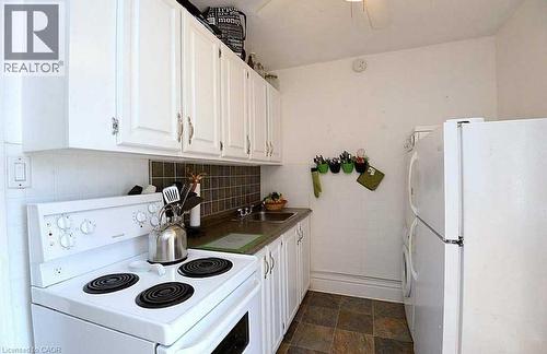 309 Mary Street, Hamilton, ON - Indoor Photo Showing Kitchen