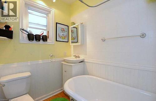 309 Mary Street, Hamilton, ON - Indoor Photo Showing Bathroom