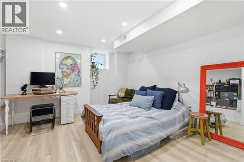 309 Mary Street, Hamilton, ON - Indoor Photo Showing Bedroom