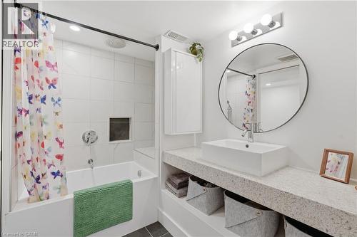 309 Mary Street, Hamilton, ON - Indoor Photo Showing Bathroom