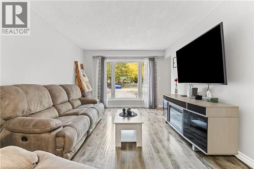 36 Angela Crescent, Cambridge, ON - Indoor Photo Showing Living Room