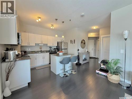 202 702 Hart Road, Saskatoon, SK - Indoor Photo Showing Kitchen With Double Sink