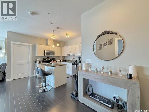 202 702 Hart Road, Saskatoon, SK - Indoor Photo Showing Kitchen