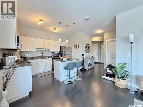 202 702 Hart Road, Saskatoon, SK - Indoor Photo Showing Kitchen With Double Sink