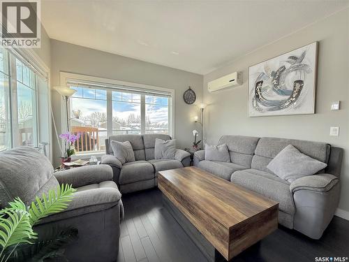 202 702 Hart Road, Saskatoon, SK - Indoor Photo Showing Living Room