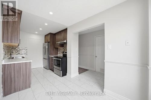 416 Hansen Road N, Brampton, ON - Indoor Photo Showing Kitchen