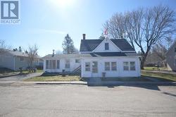 235 RENFREW AVENUE W Renfrew, ON K7V 2Y7