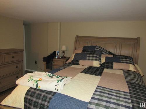 5023  50 St, Barrhead, AB 