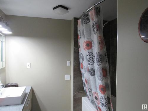 5023  50 St, Barrhead, AB 